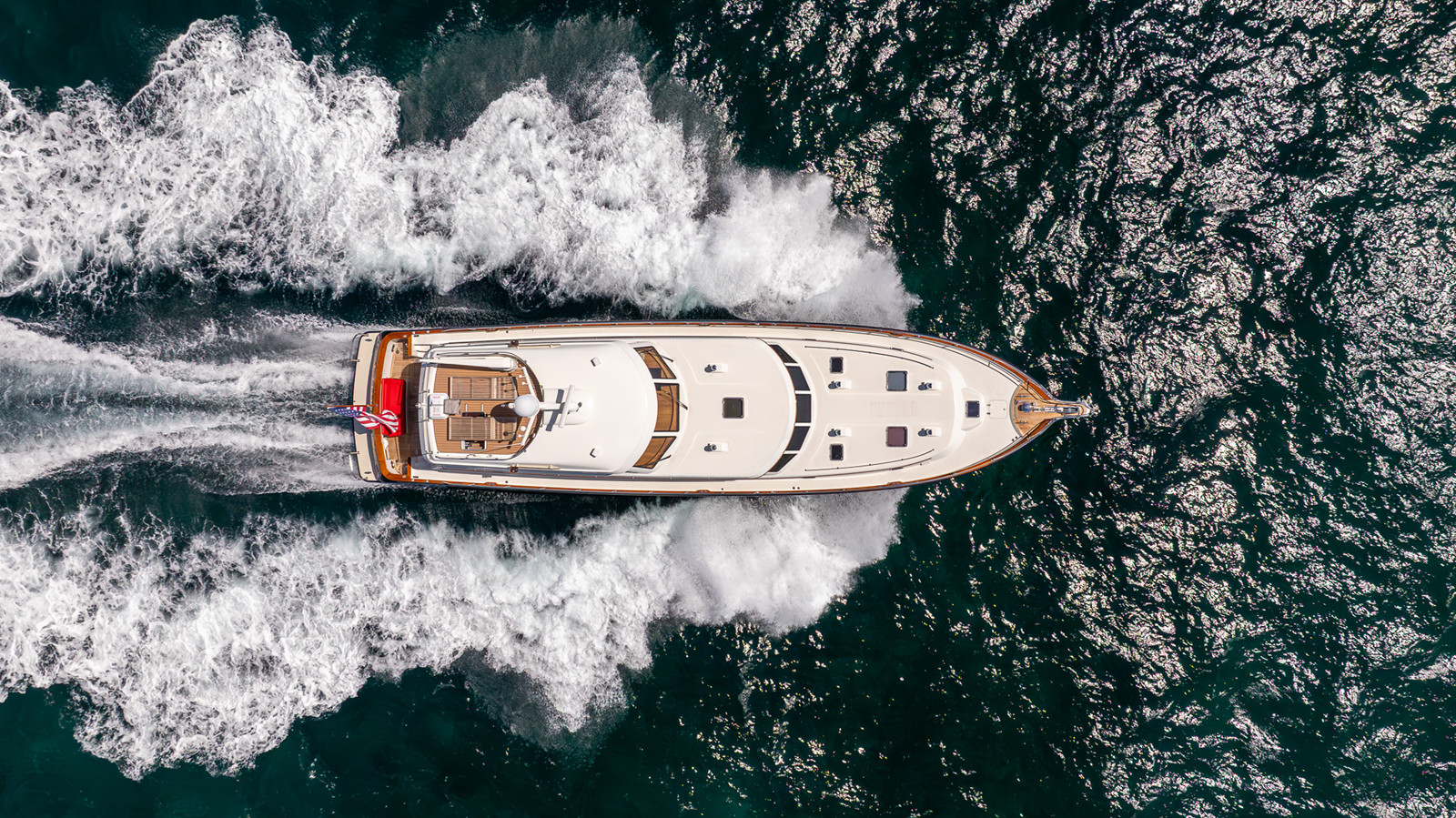 https://arconyachts.ams3.digitaloceanspaces.com/86947/conversions/large_4814654-optimize.jpg