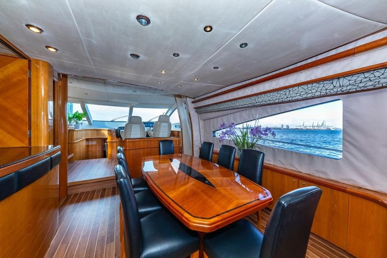 https://arconyachts.ams3.digitaloceanspaces.com/86989/conversions/large_4856699-optimize.jpg