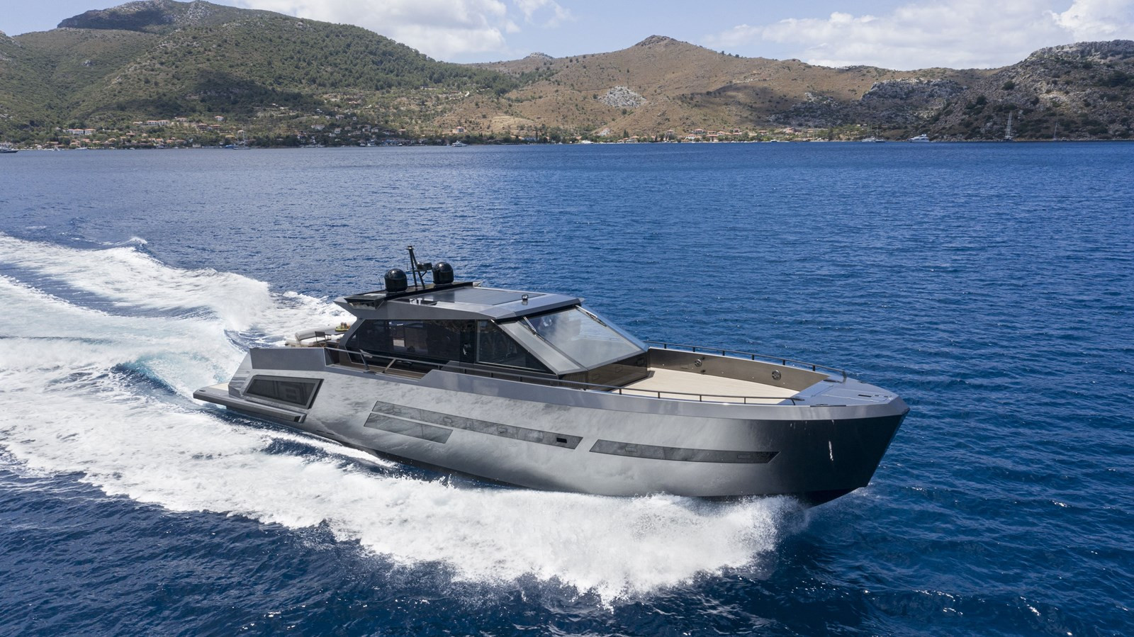 https://arconyachts.ams3.digitaloceanspaces.com/87011/conversions/large_4405651-optimize.jpg