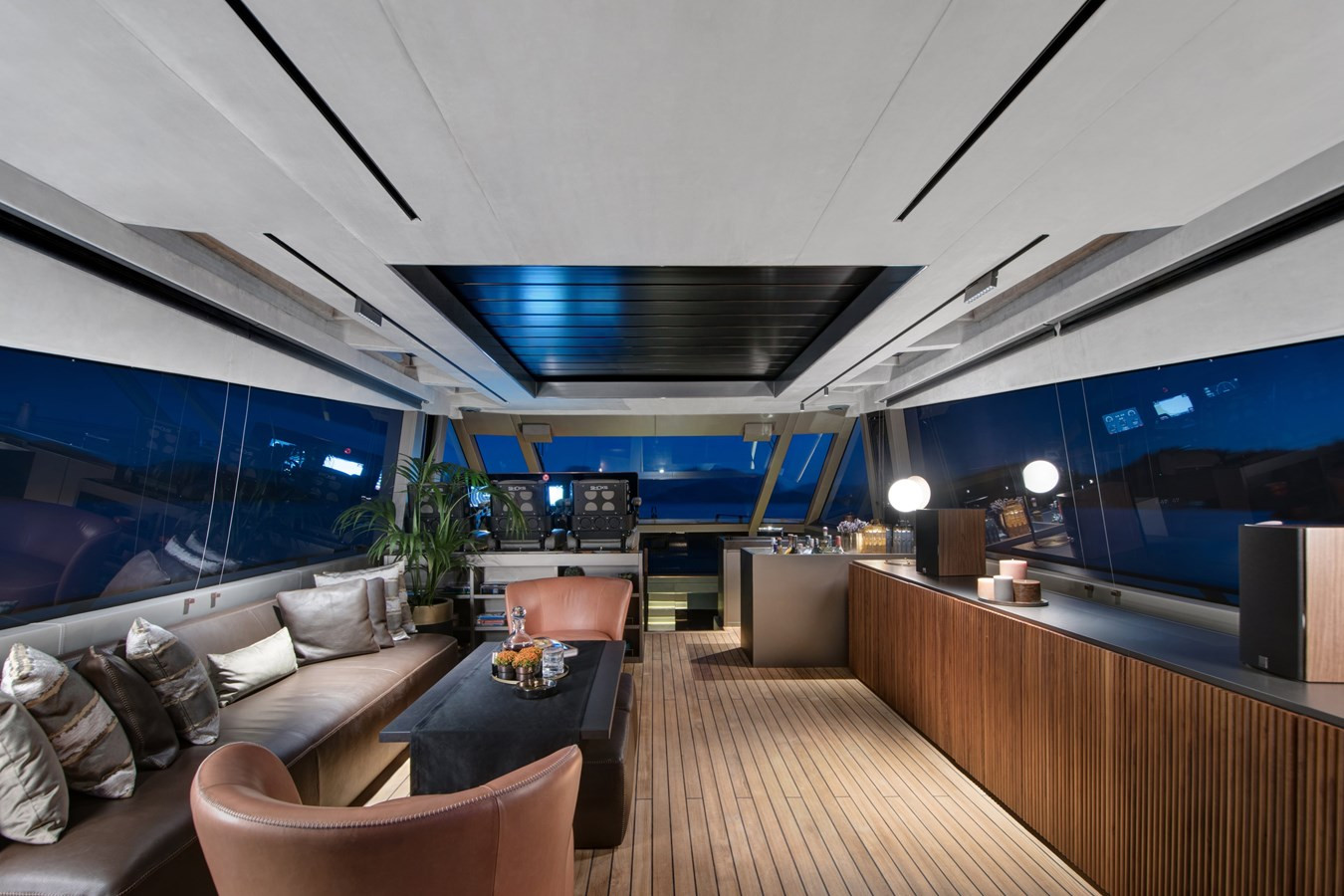 https://arconyachts.ams3.digitaloceanspaces.com/87029/conversions/large_4405686-optimize.jpg