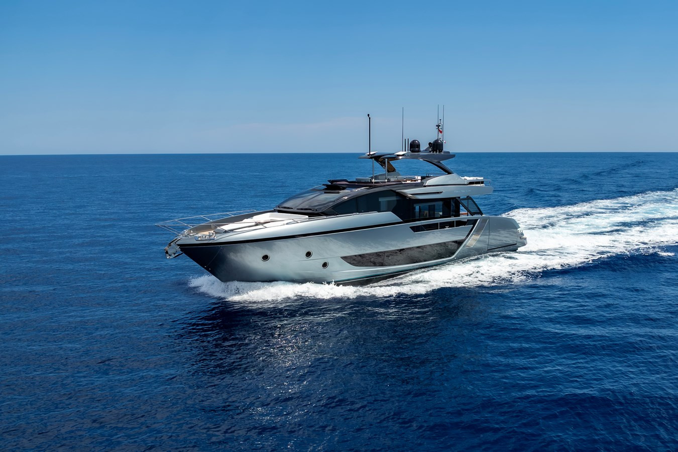 https://arconyachts.ams3.digitaloceanspaces.com/87076/conversions/large_4827588-optimize.jpg