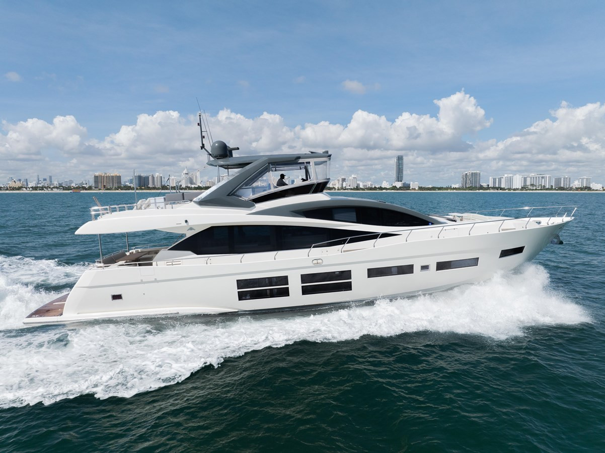https://arconyachts.ams3.digitaloceanspaces.com/87254/conversions/large_4392603-optimize.jpg