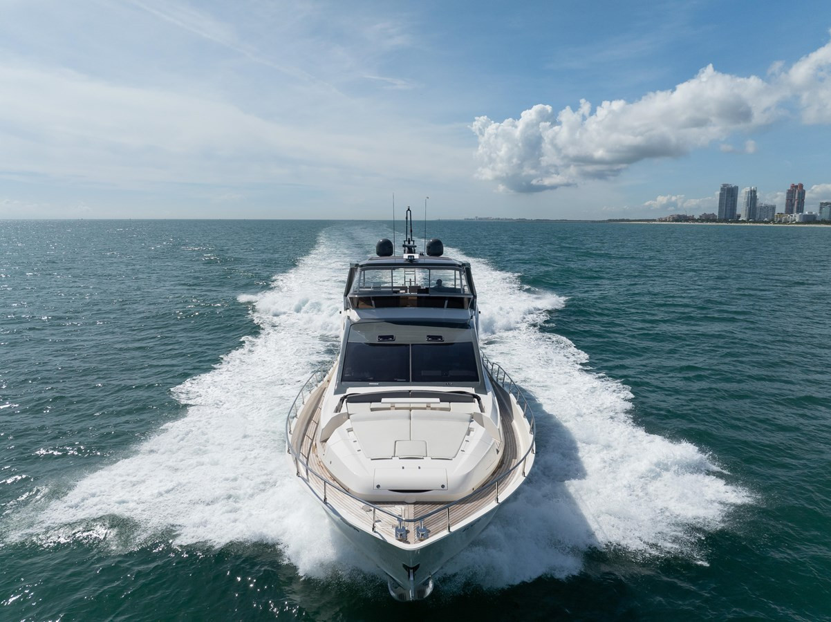 https://arconyachts.ams3.digitaloceanspaces.com/87260/conversions/large_4392606-optimize.jpg