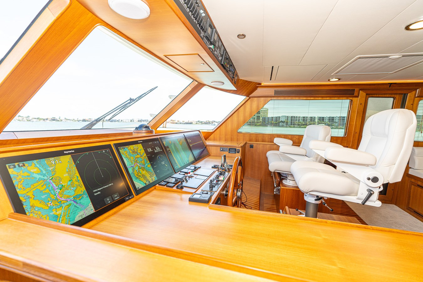 https://arconyachts.ams3.digitaloceanspaces.com/87274/conversions/large_4613146-optimize.jpg