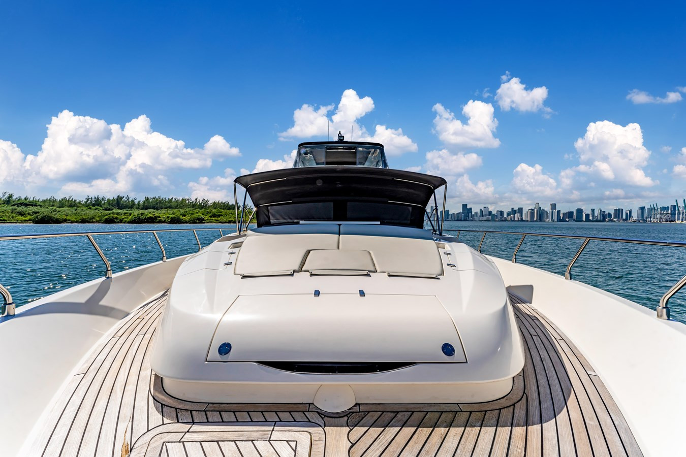 https://arconyachts.ams3.digitaloceanspaces.com/87332/conversions/large_4392631-optimize.jpg