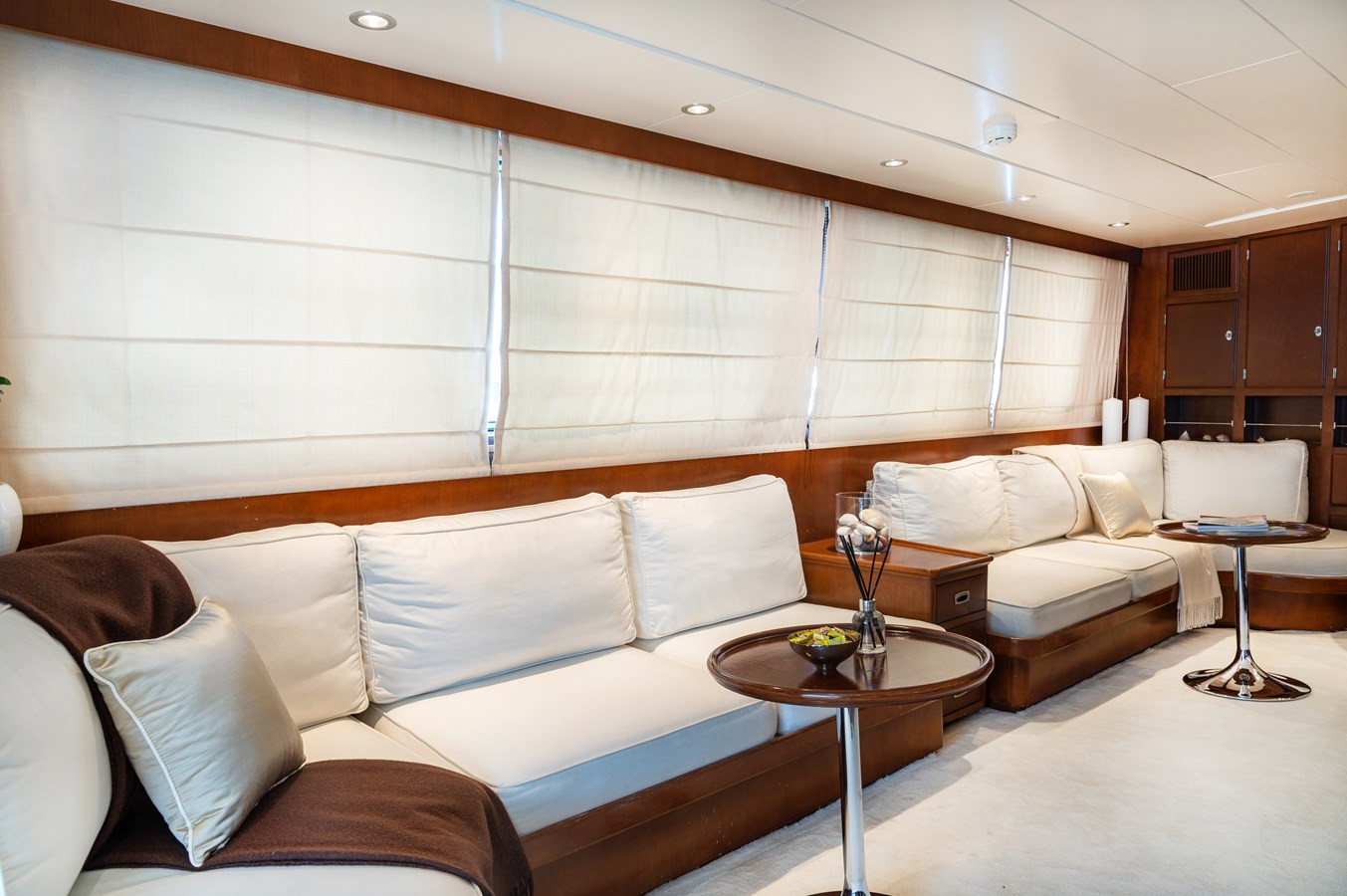https://arconyachts.ams3.digitaloceanspaces.com/87415/conversions/large_4542517-optimize.jpg