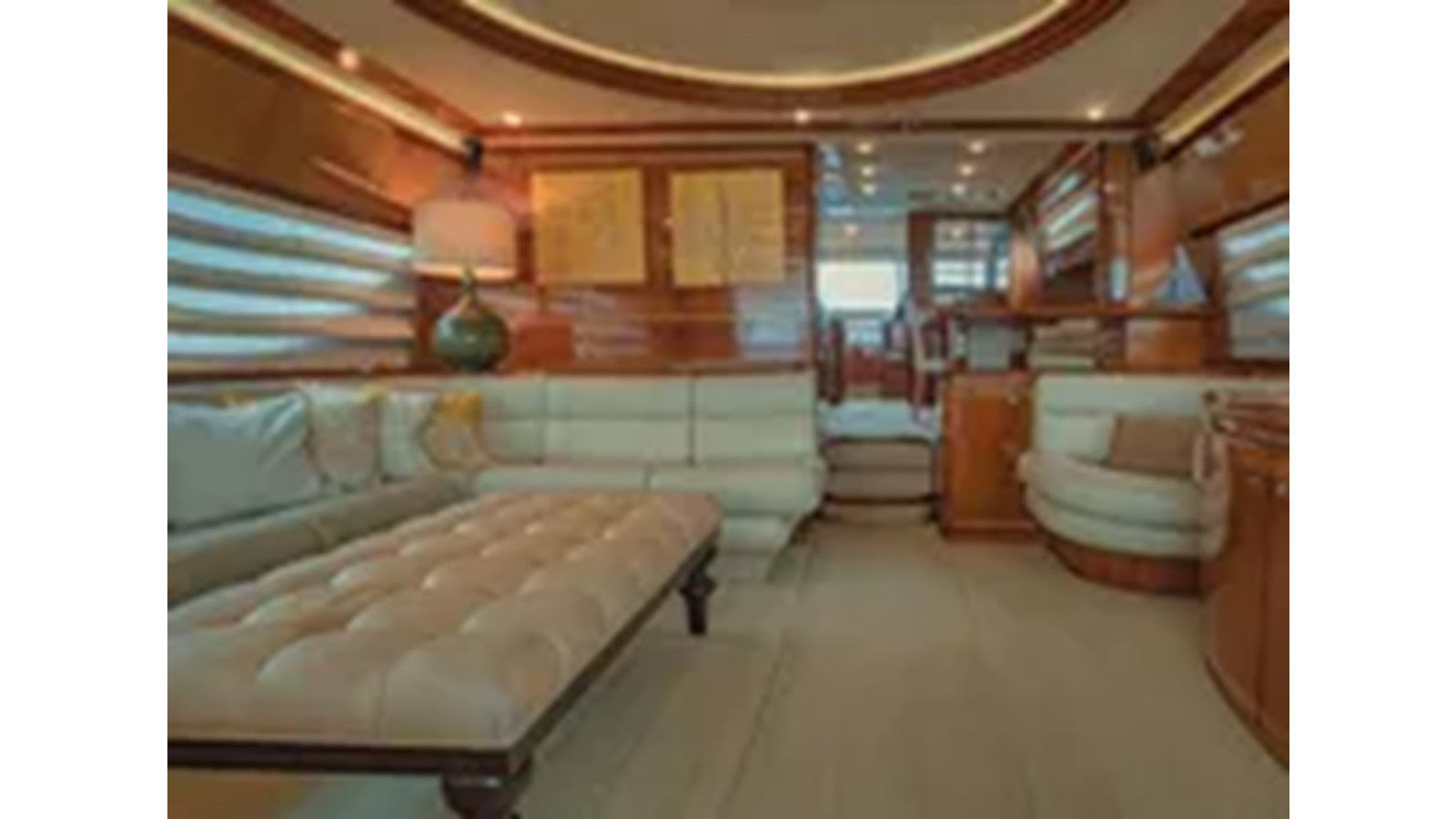 https://arconyachts.ams3.digitaloceanspaces.com/87474/conversions/large_4292967-optimize.jpg