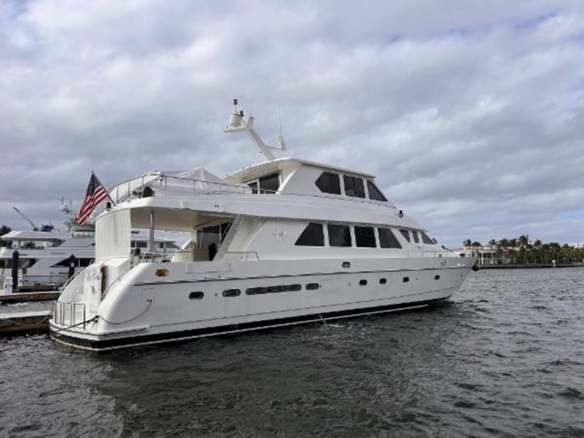 https://arconyachts.ams3.digitaloceanspaces.com/87513/conversions/large_4624355-optimize.jpg
