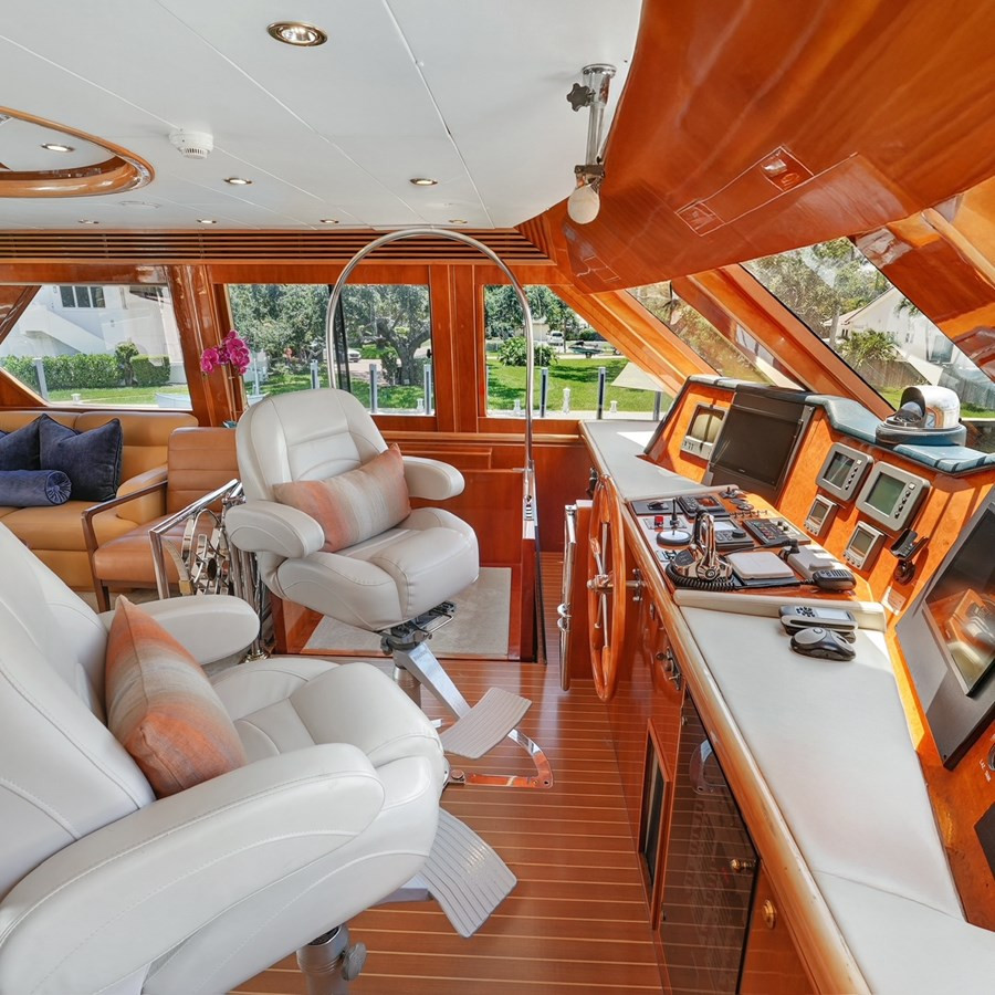 https://arconyachts.ams3.digitaloceanspaces.com/87544/conversions/large_4712896-optimize.jpg