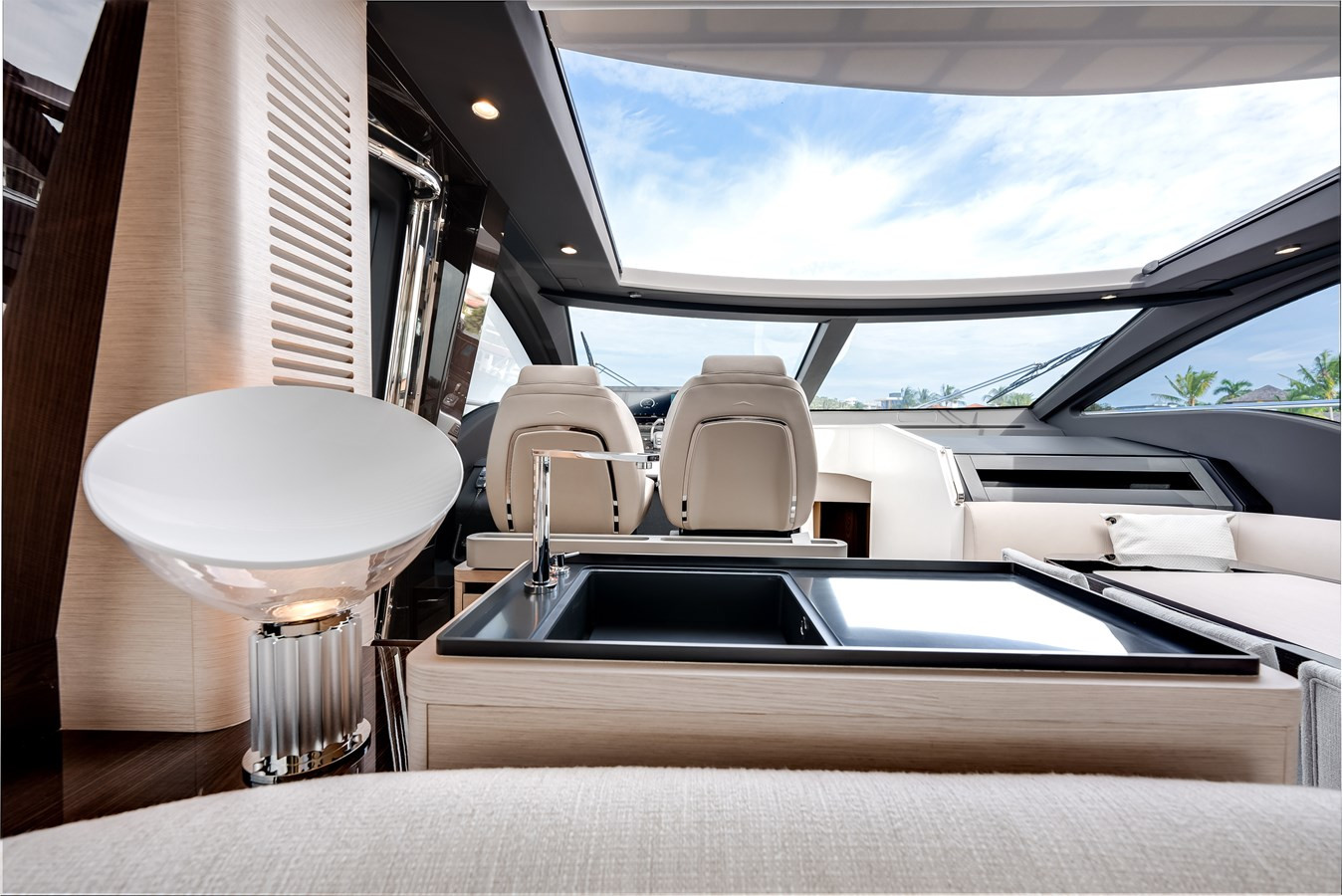 https://arconyachts.ams3.digitaloceanspaces.com/87643/conversions/large_4702956-optimize.jpg