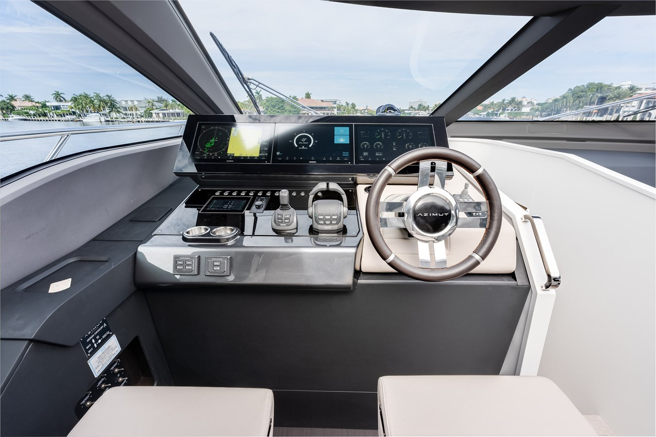 https://arconyachts.ams3.digitaloceanspaces.com/87655/conversions/large_4702960-optimize.jpg