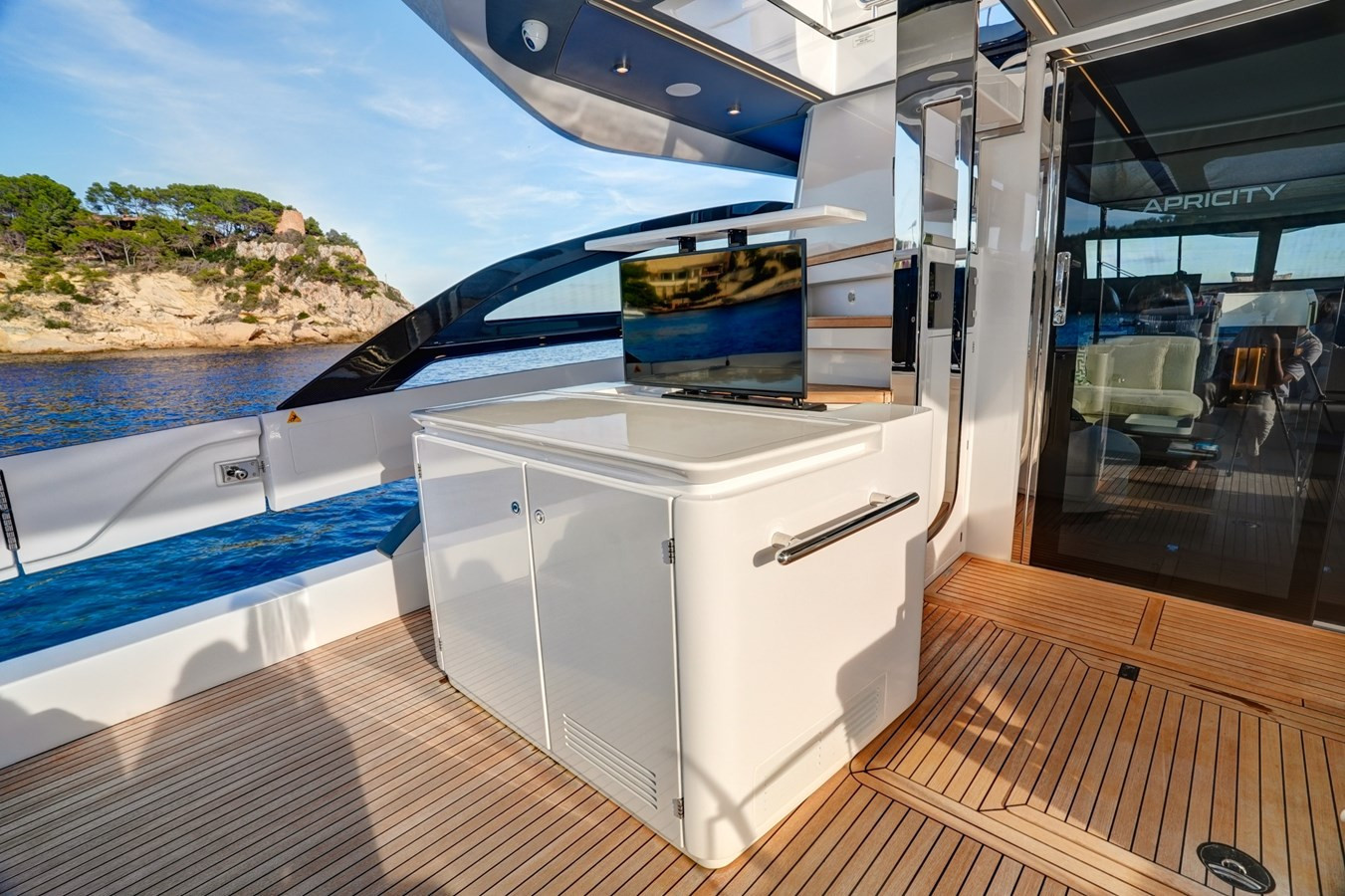 https://arconyachts.ams3.digitaloceanspaces.com/87675/conversions/large_4853658-optimize.jpg
