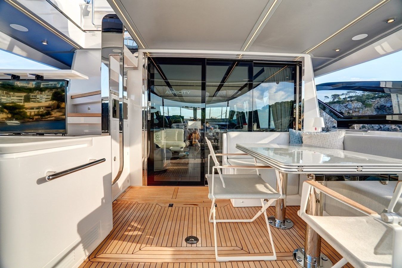 https://arconyachts.ams3.digitaloceanspaces.com/87681/conversions/large_4853660-optimize.jpg