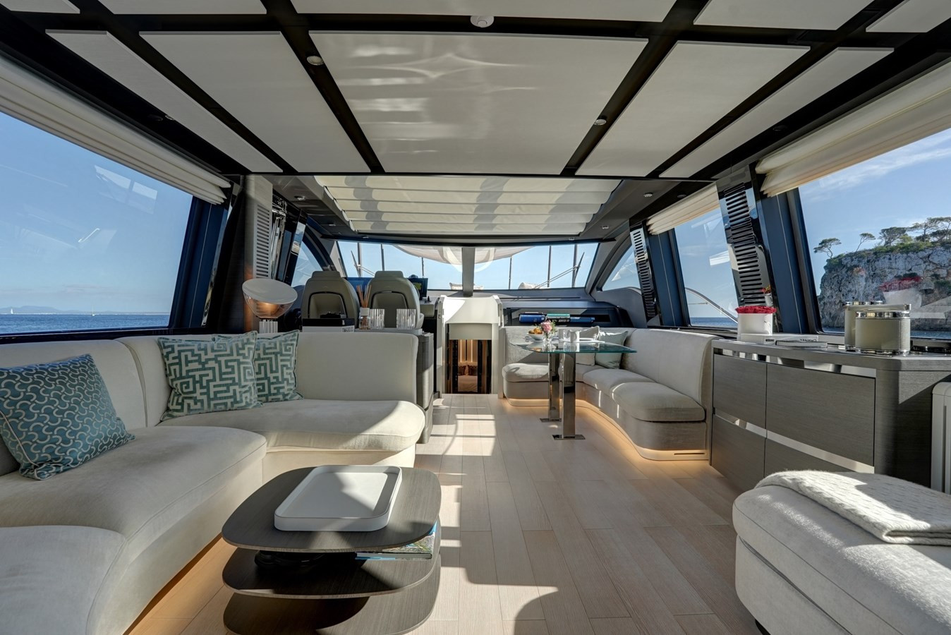 https://arconyachts.ams3.digitaloceanspaces.com/87684/conversions/large_4853661-optimize.jpg