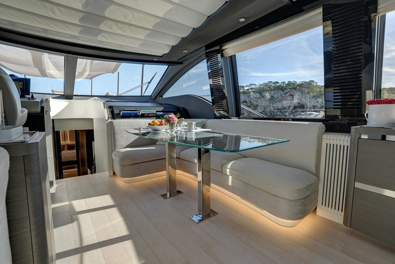 https://arconyachts.ams3.digitaloceanspaces.com/87696/conversions/large_4853665-optimize.jpg
