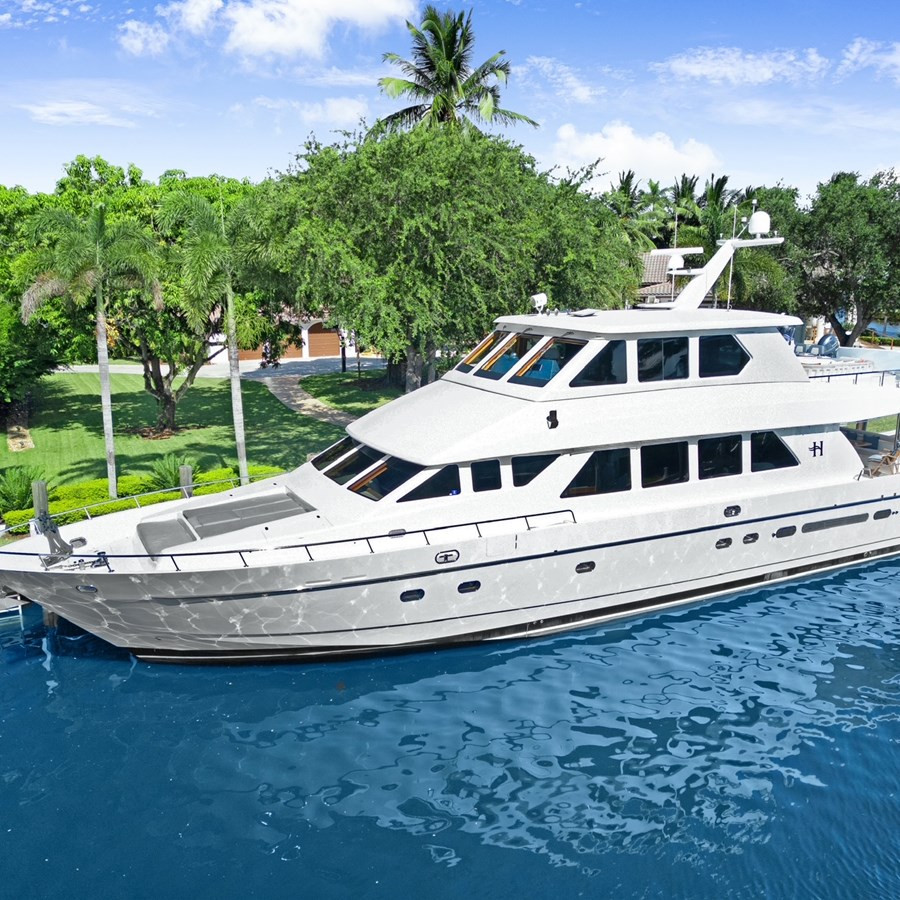 https://arconyachts.ams3.digitaloceanspaces.com/87697/conversions/large_4712876-optimize.jpg