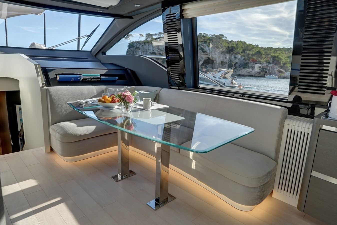 https://arconyachts.ams3.digitaloceanspaces.com/87699/conversions/large_4853666-optimize.jpg