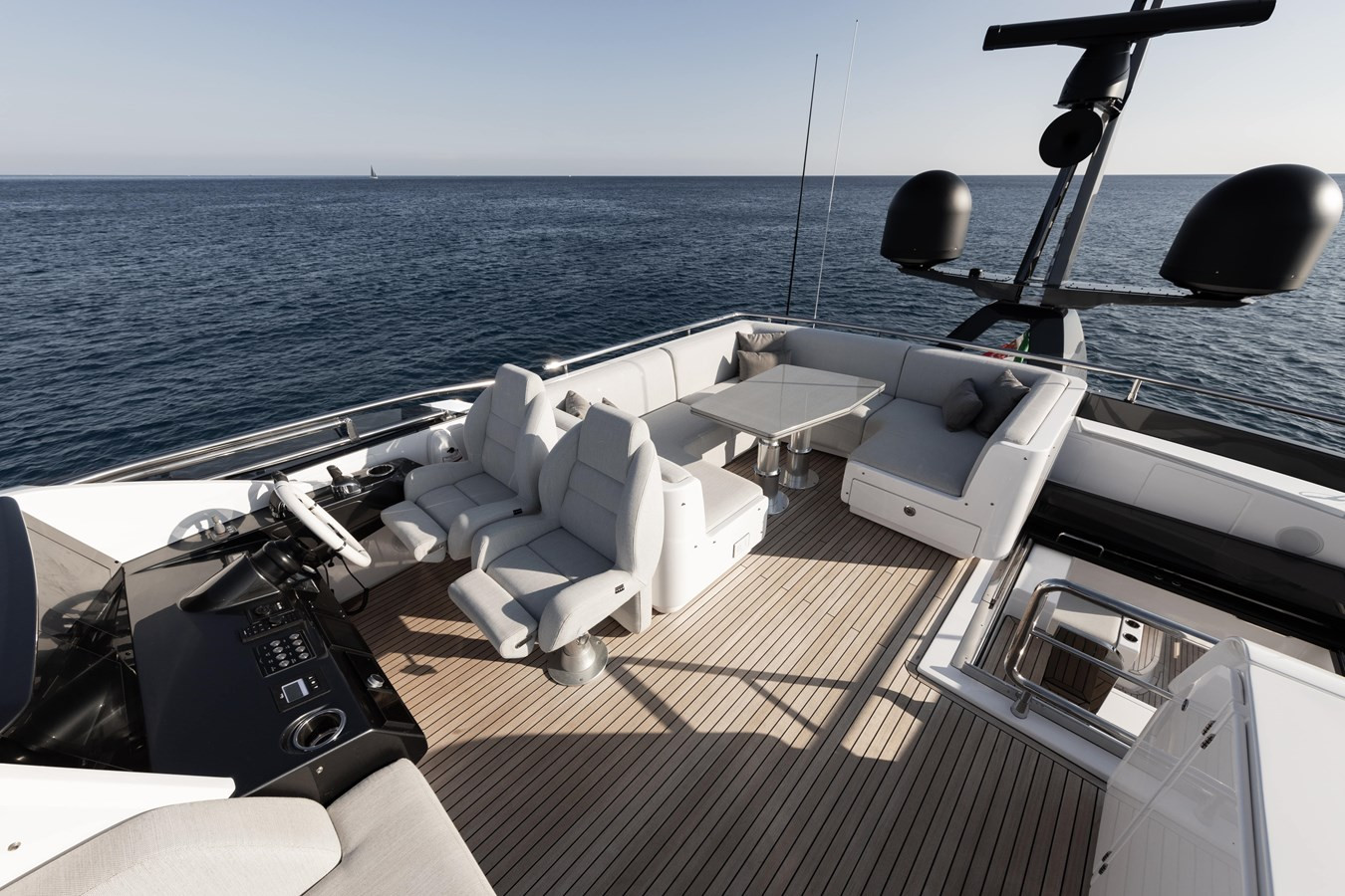 https://arconyachts.ams3.digitaloceanspaces.com/87726/conversions/large_3739032-optimize.jpg