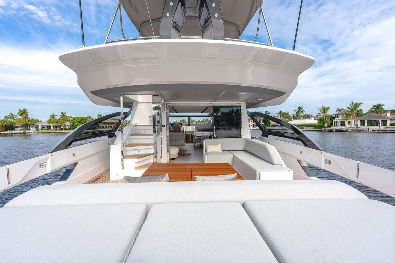 https://arconyachts.ams3.digitaloceanspaces.com/87743/conversions/large_4703070-optimize.jpg