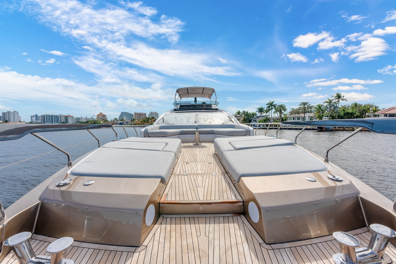 https://arconyachts.ams3.digitaloceanspaces.com/87749/conversions/large_4703074-optimize.jpg
