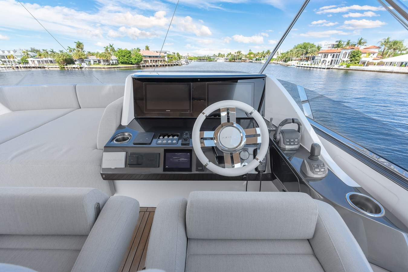 https://arconyachts.ams3.digitaloceanspaces.com/87772/conversions/large_4703082-optimize.jpg