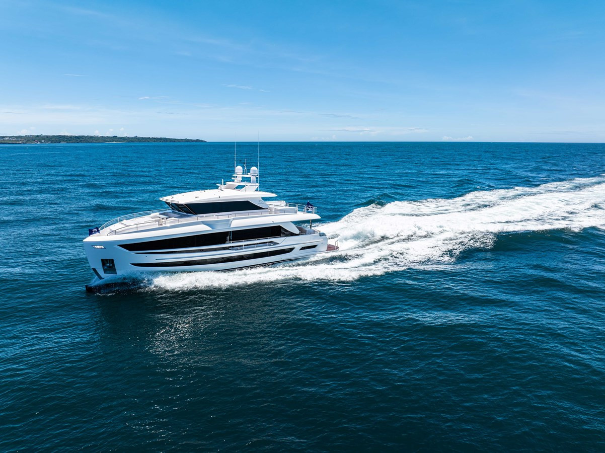 https://arconyachts.ams3.digitaloceanspaces.com/87804/conversions/large_4772973-optimize.jpg