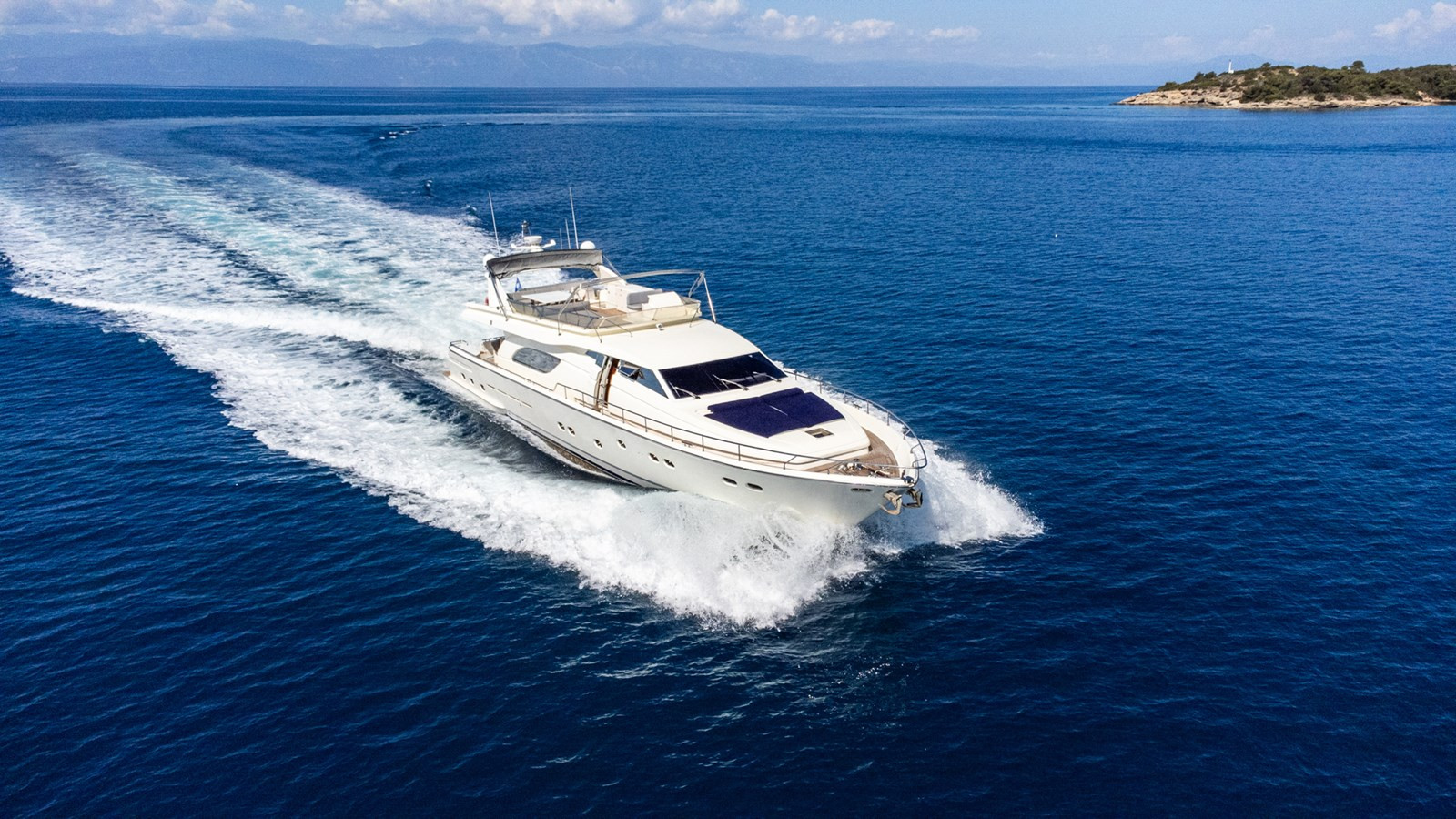 https://arconyachts.ams3.digitaloceanspaces.com/87815/conversions/large_4687130-optimize.jpg