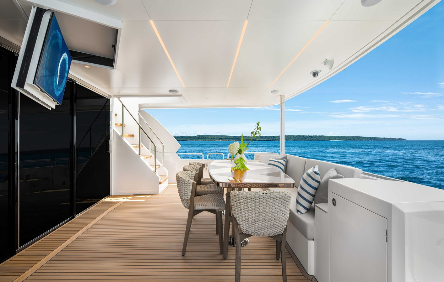 https://arconyachts.ams3.digitaloceanspaces.com/87833/conversions/large_4772983-optimize.jpg