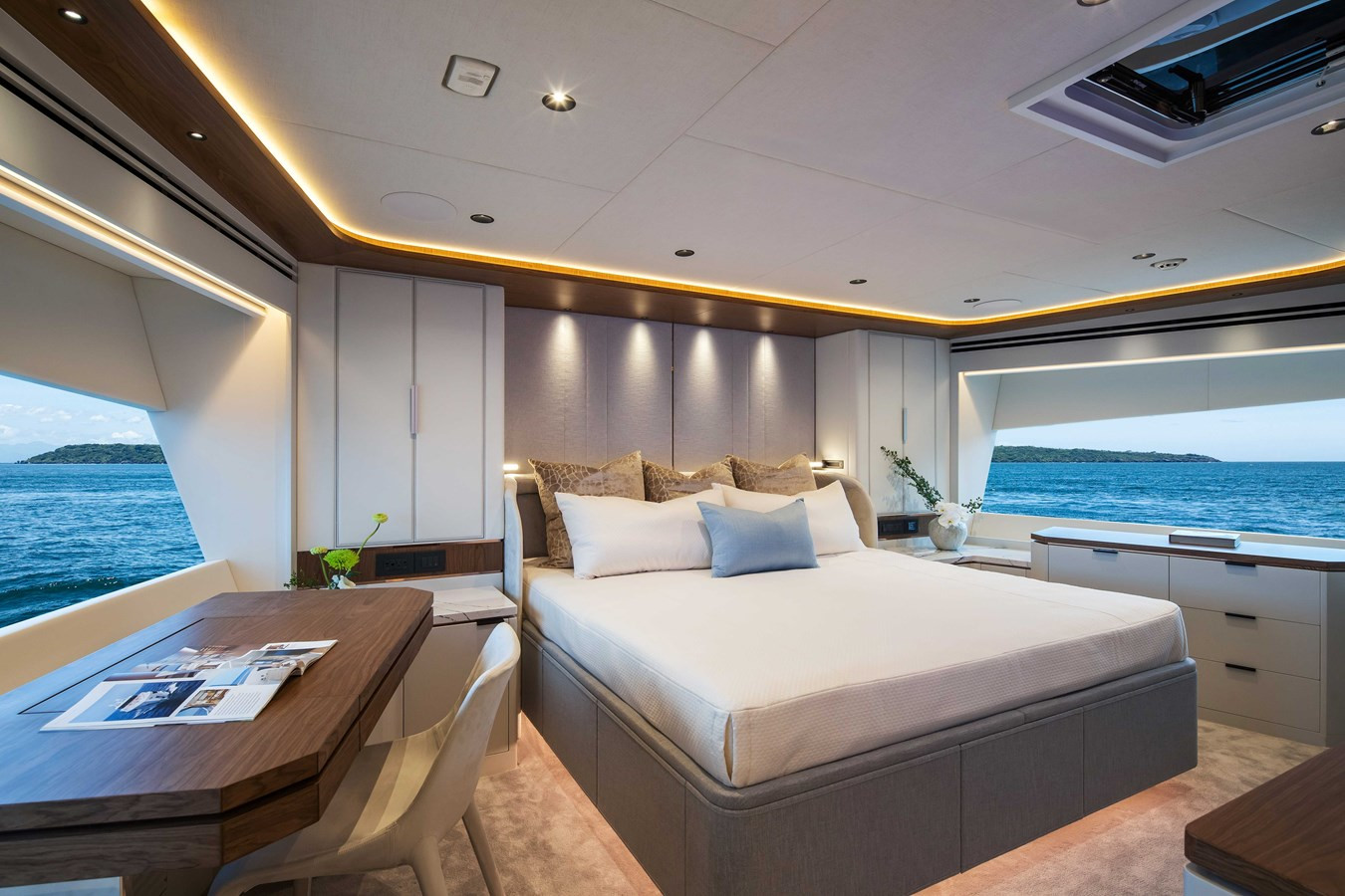 https://arconyachts.ams3.digitaloceanspaces.com/87865/conversions/large_4772994-optimize.jpg