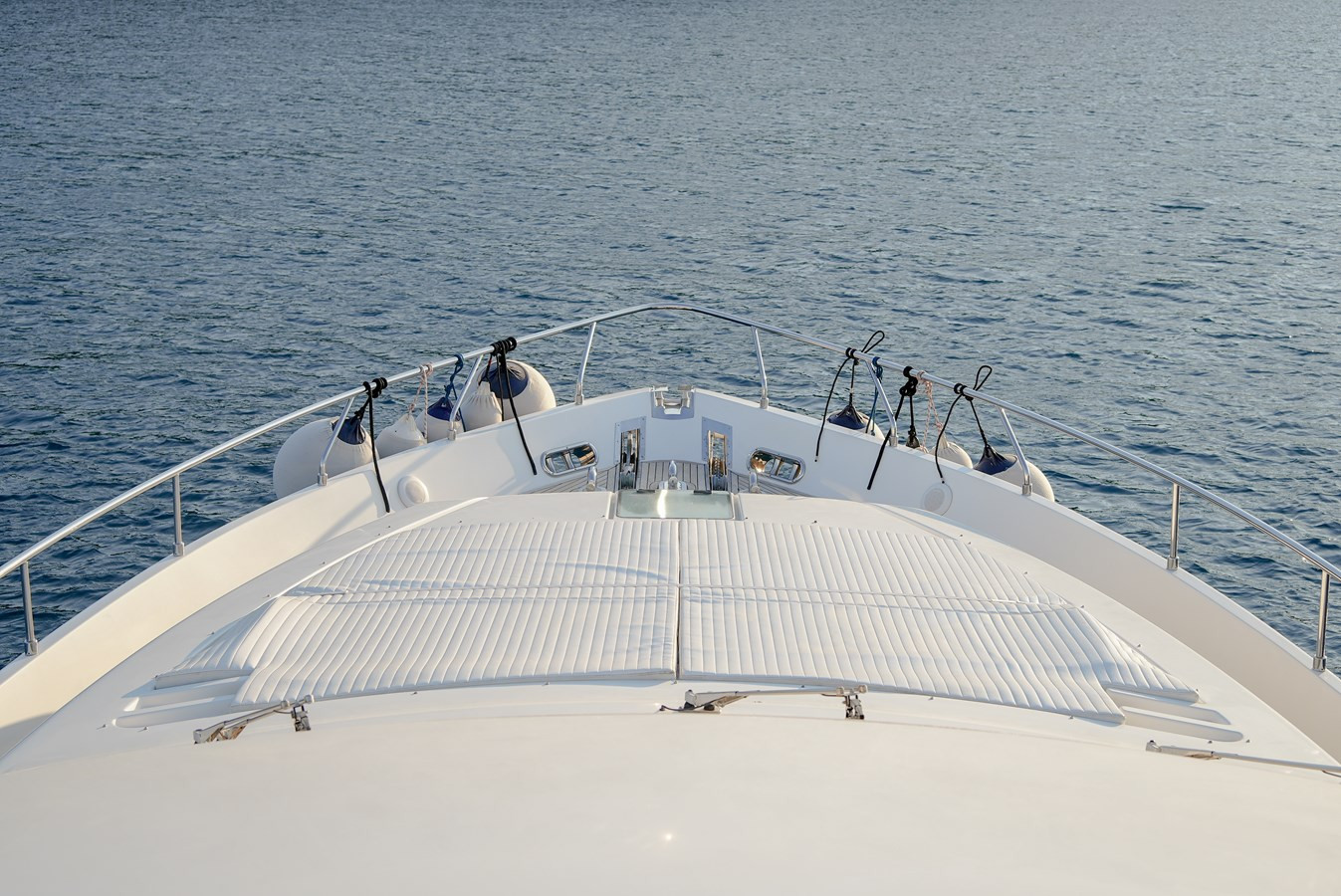 https://arconyachts.ams3.digitaloceanspaces.com/87924/conversions/large_4694423-optimize.jpg
