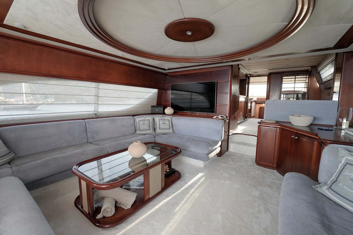 https://arconyachts.ams3.digitaloceanspaces.com/87954/conversions/large_4694446-optimize.jpg