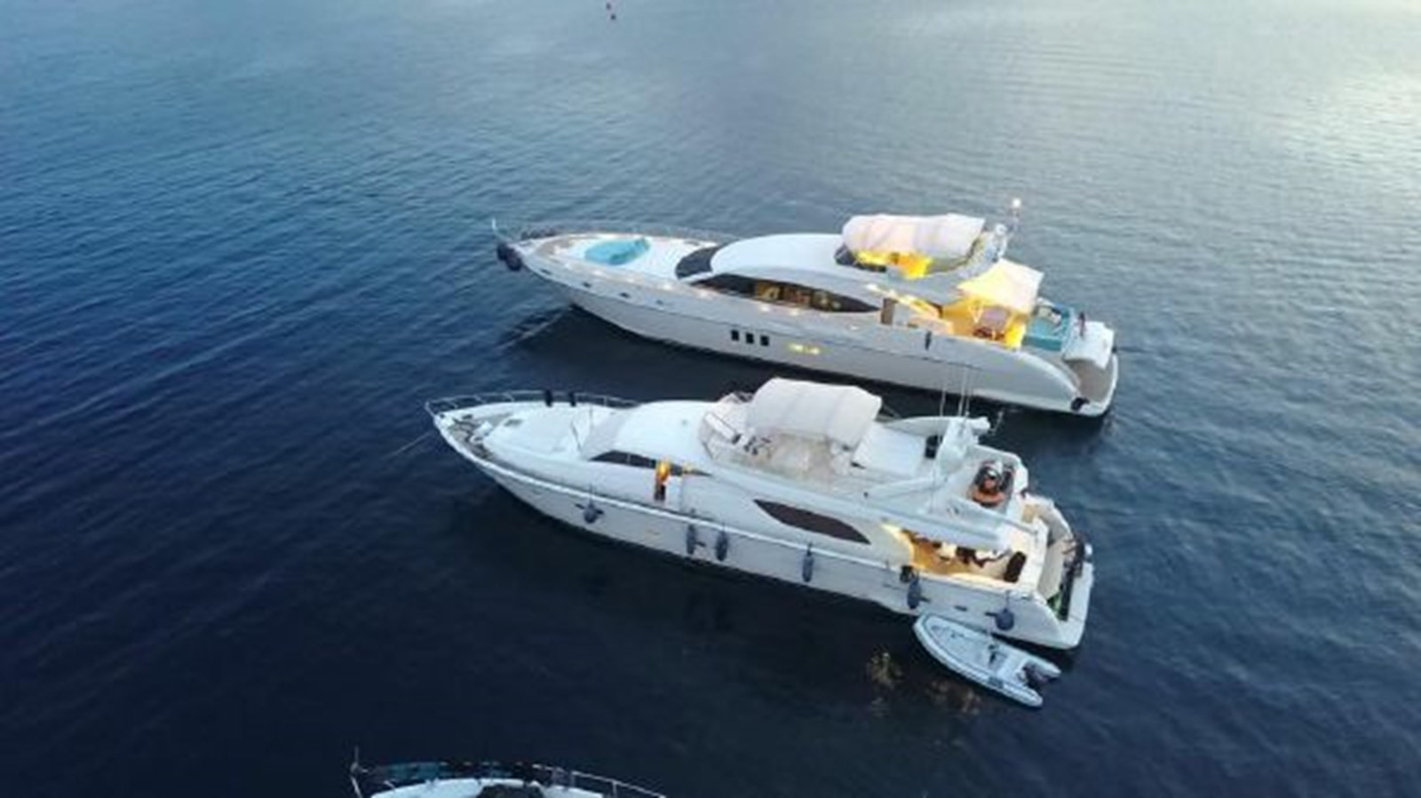 https://arconyachts.ams3.digitaloceanspaces.com/87970/conversions/large_3895508-optimize.jpg