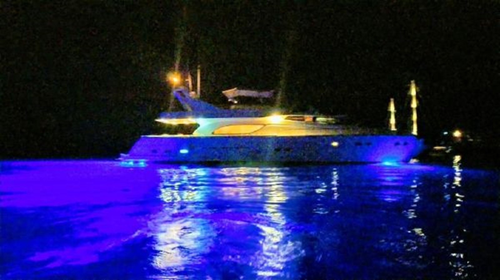 https://arconyachts.ams3.digitaloceanspaces.com/87976/conversions/large_3895510-optimize.jpg