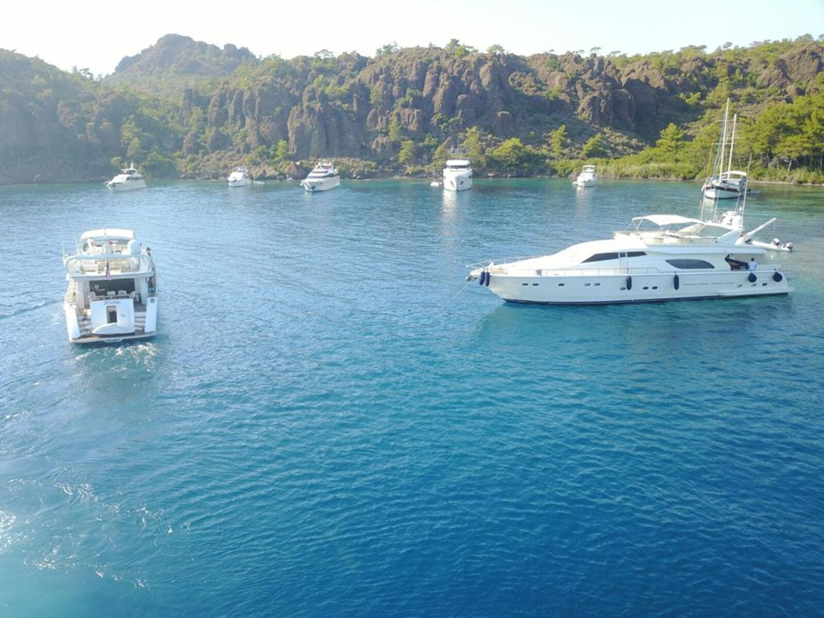 https://arconyachts.ams3.digitaloceanspaces.com/88003/conversions/large_4075446-optimize.jpg