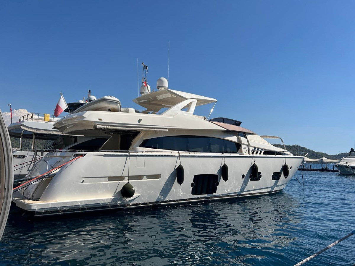 https://arconyachts.ams3.digitaloceanspaces.com/88026/conversions/large_4821499-optimize.jpg