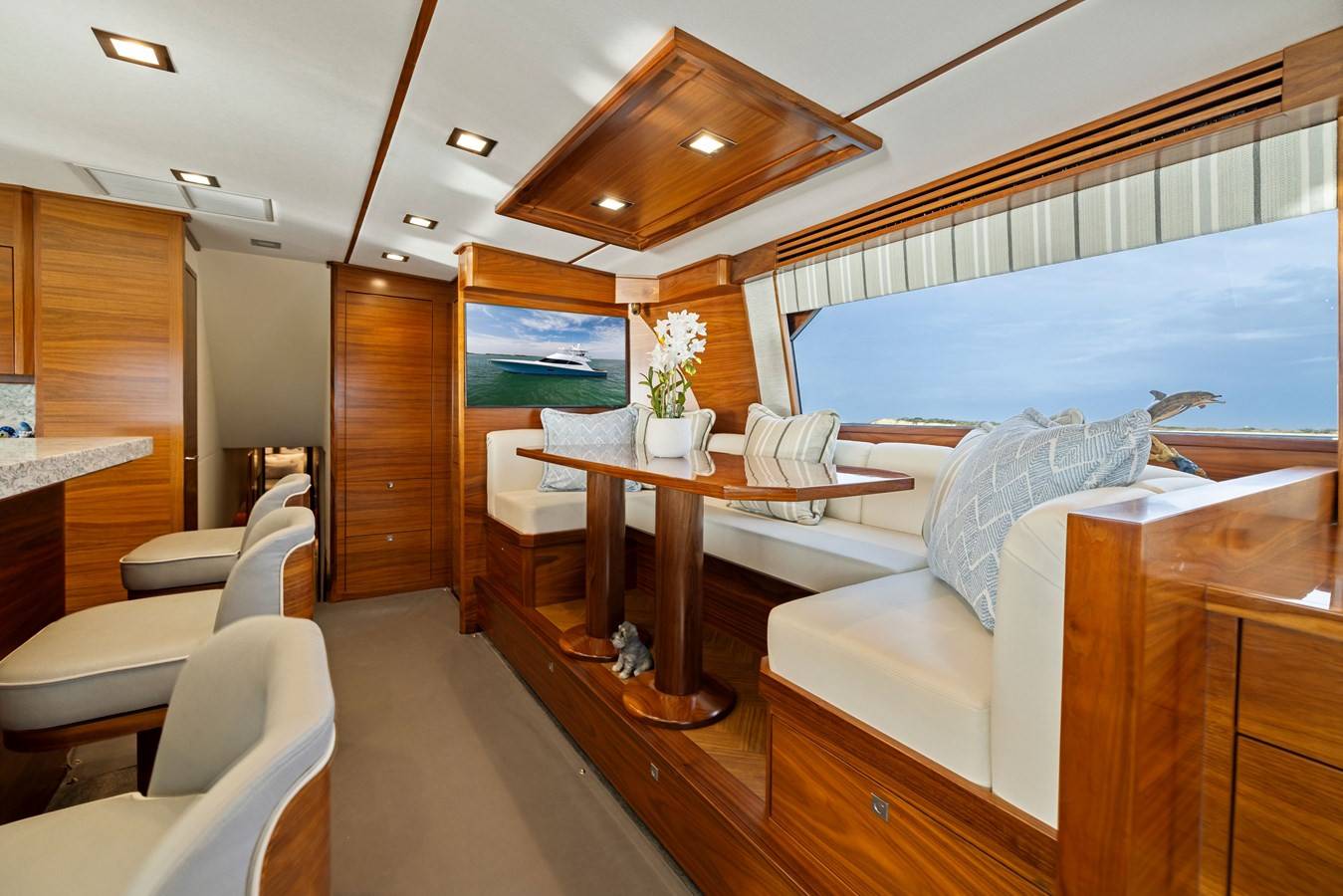 https://arconyachts.ams3.digitaloceanspaces.com/88030/conversions/large_4033776-optimize.jpg