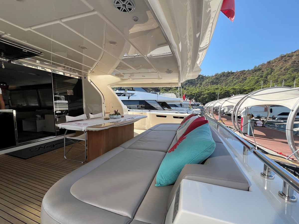 https://arconyachts.ams3.digitaloceanspaces.com/88045/conversions/large_4821505-optimize.jpg