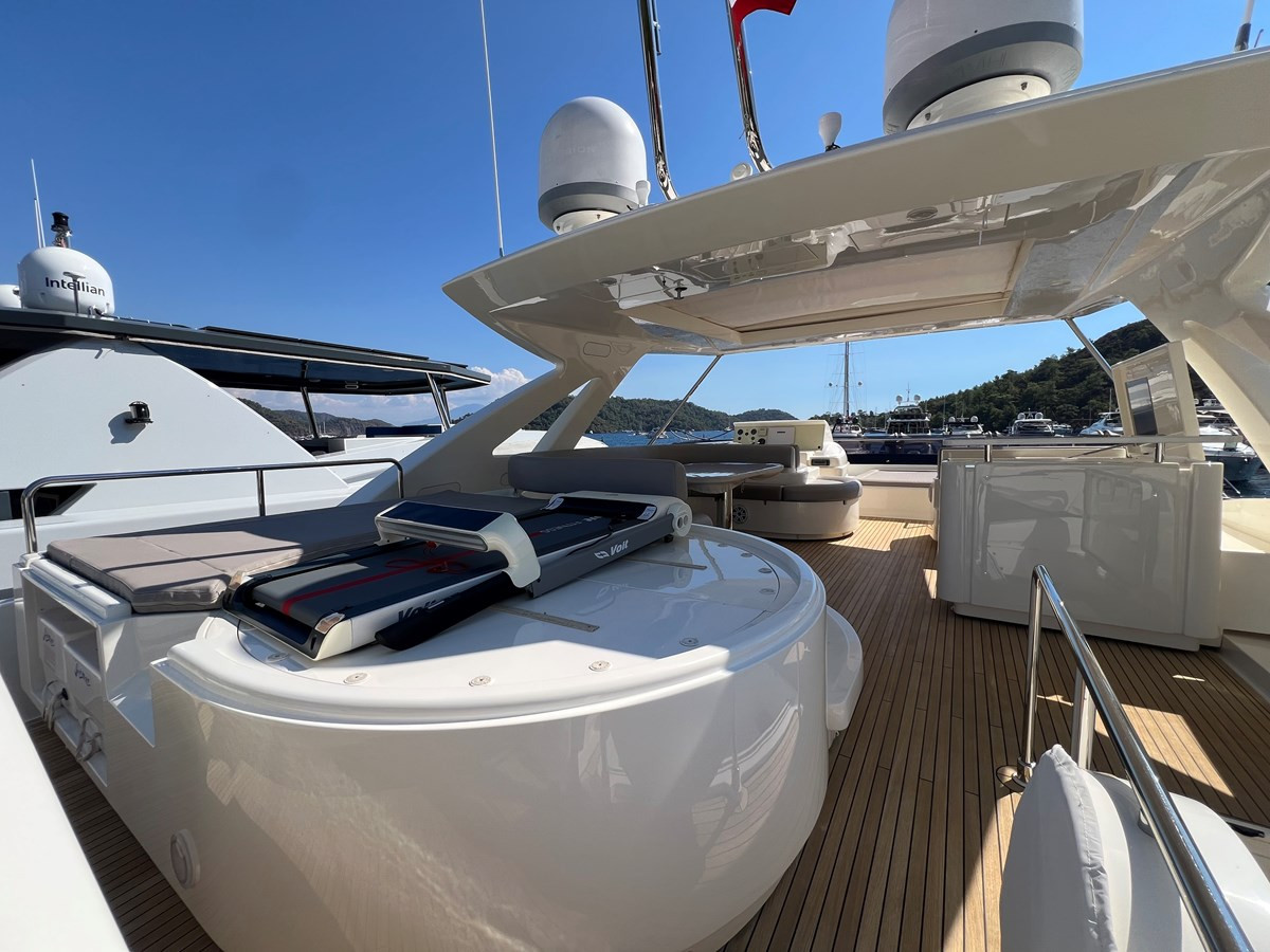 https://arconyachts.ams3.digitaloceanspaces.com/88056/conversions/large_4821509-optimize.jpg