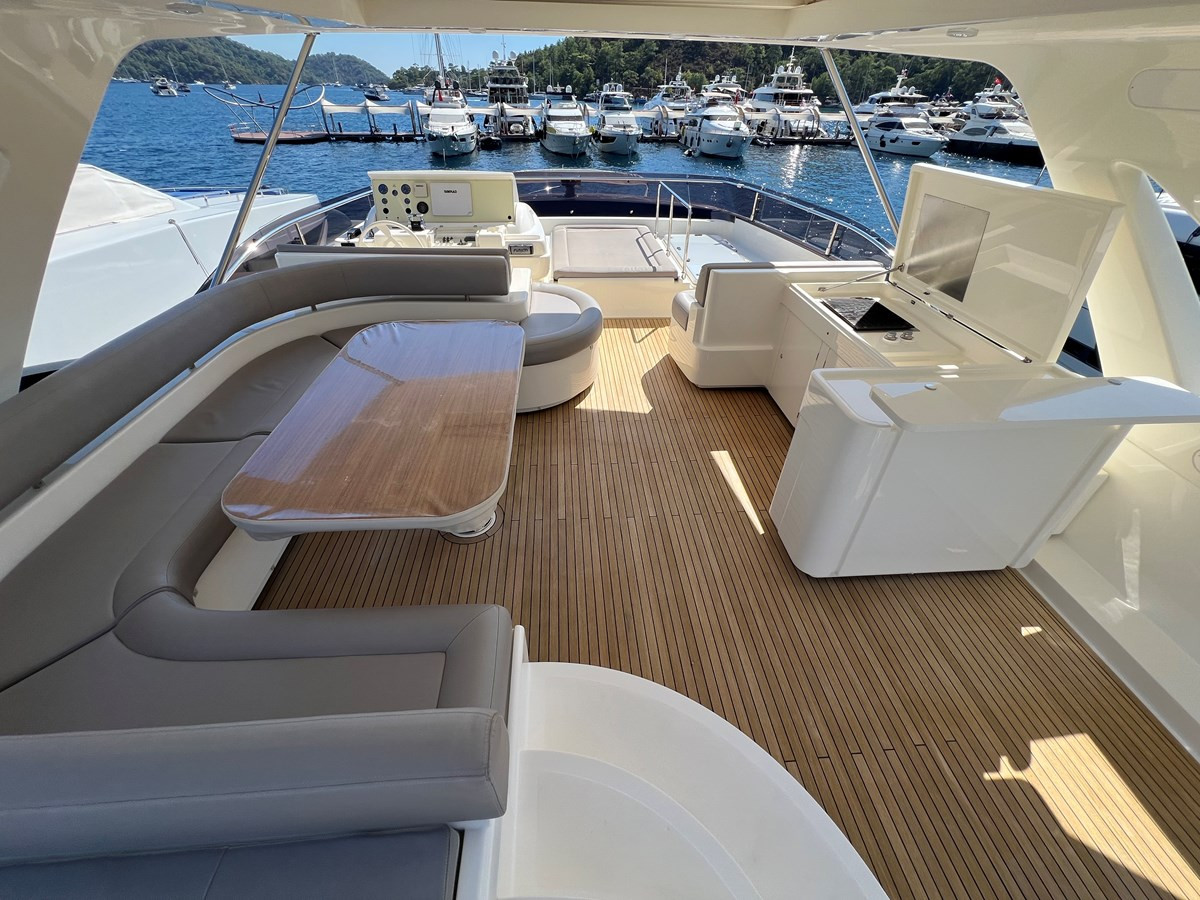 https://arconyachts.ams3.digitaloceanspaces.com/88064/conversions/large_4821512-optimize.jpg