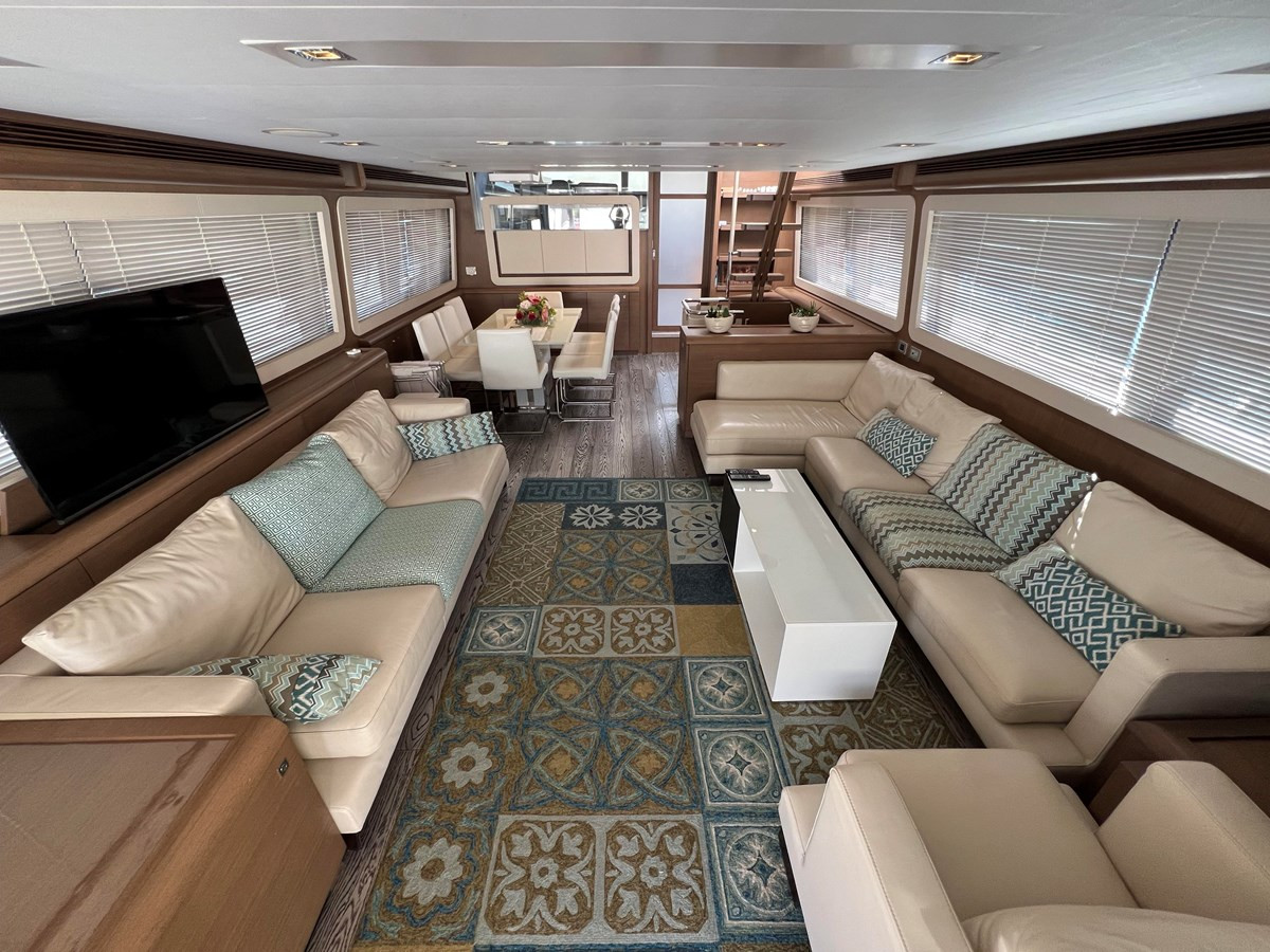 https://arconyachts.ams3.digitaloceanspaces.com/88082/conversions/large_4821519-optimize.jpg