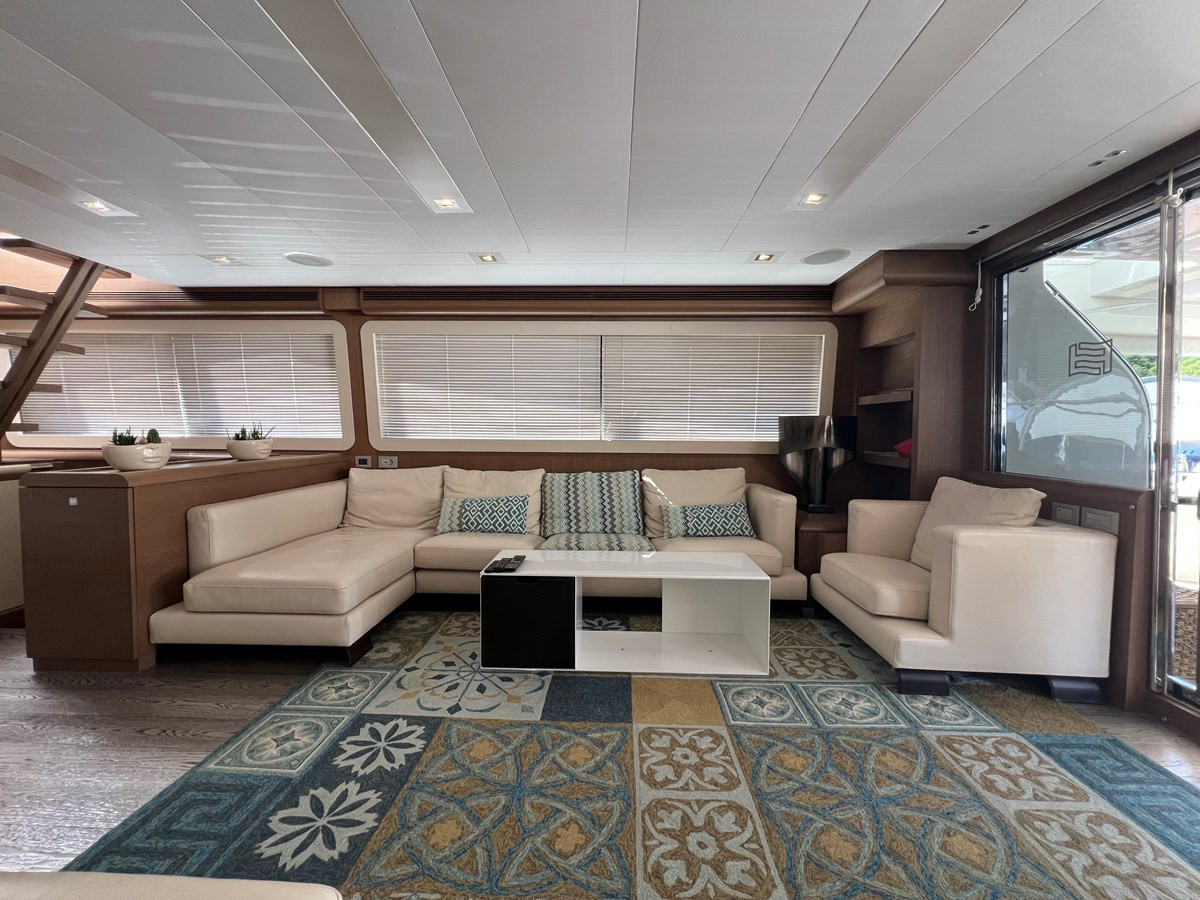 https://arconyachts.ams3.digitaloceanspaces.com/88085/conversions/large_4821520-optimize.jpg