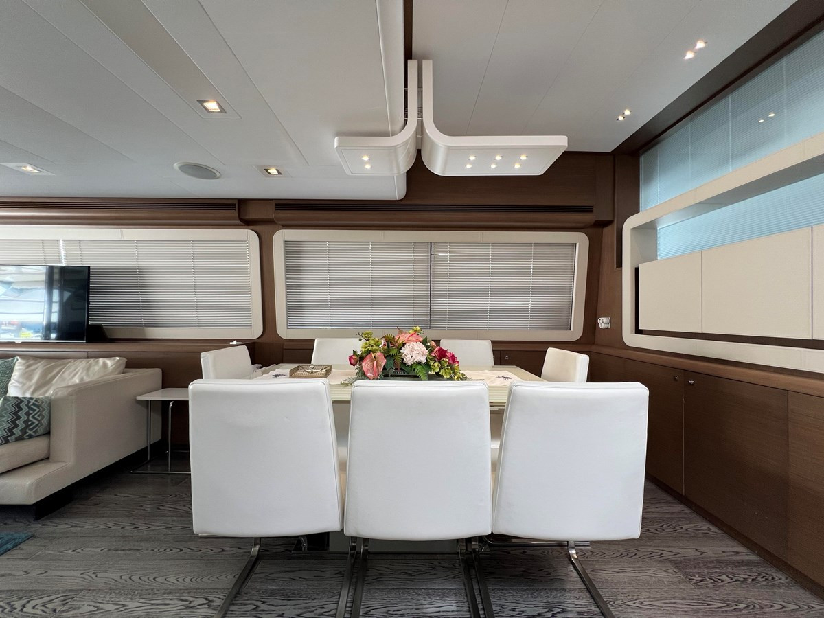 https://arconyachts.ams3.digitaloceanspaces.com/88094/conversions/large_4821523-optimize.jpg