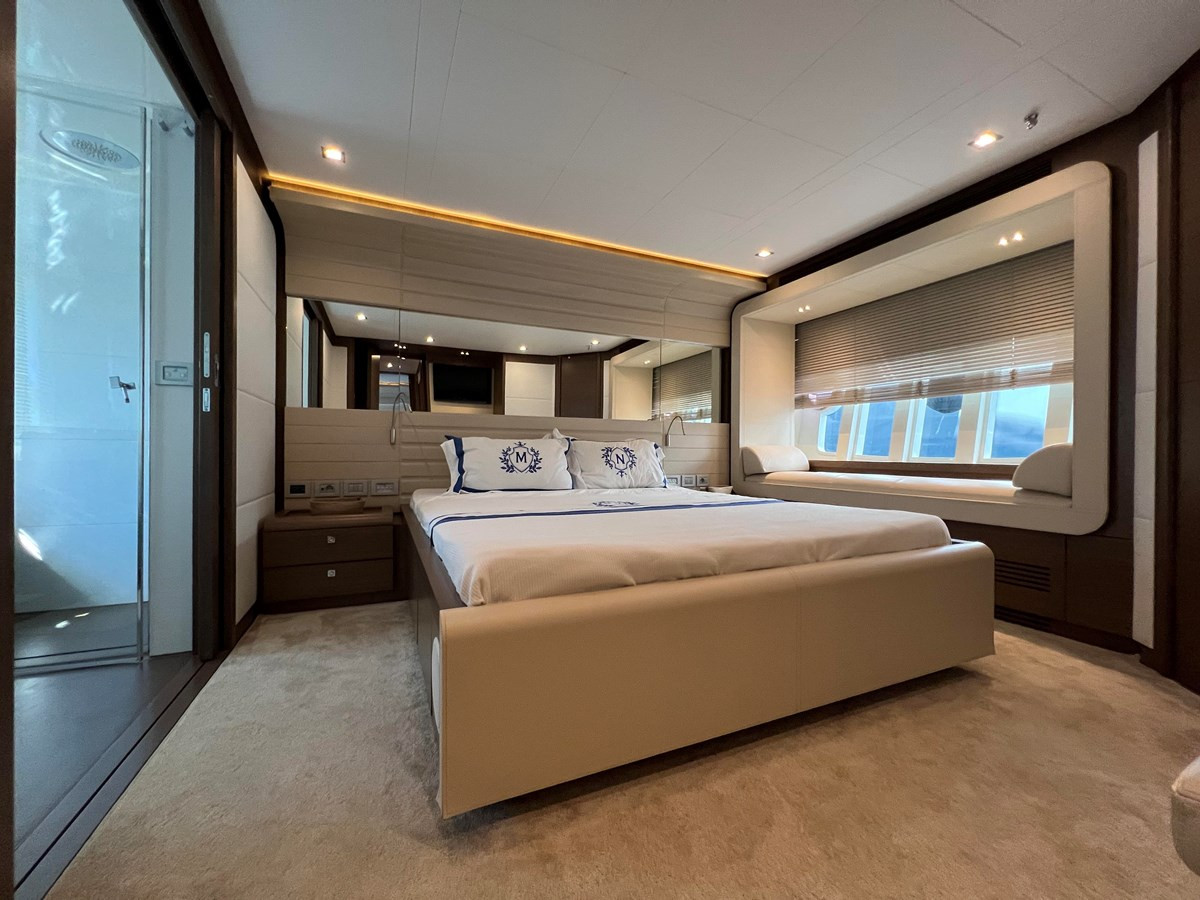 https://arconyachts.ams3.digitaloceanspaces.com/88105/conversions/large_4821527-optimize.jpg