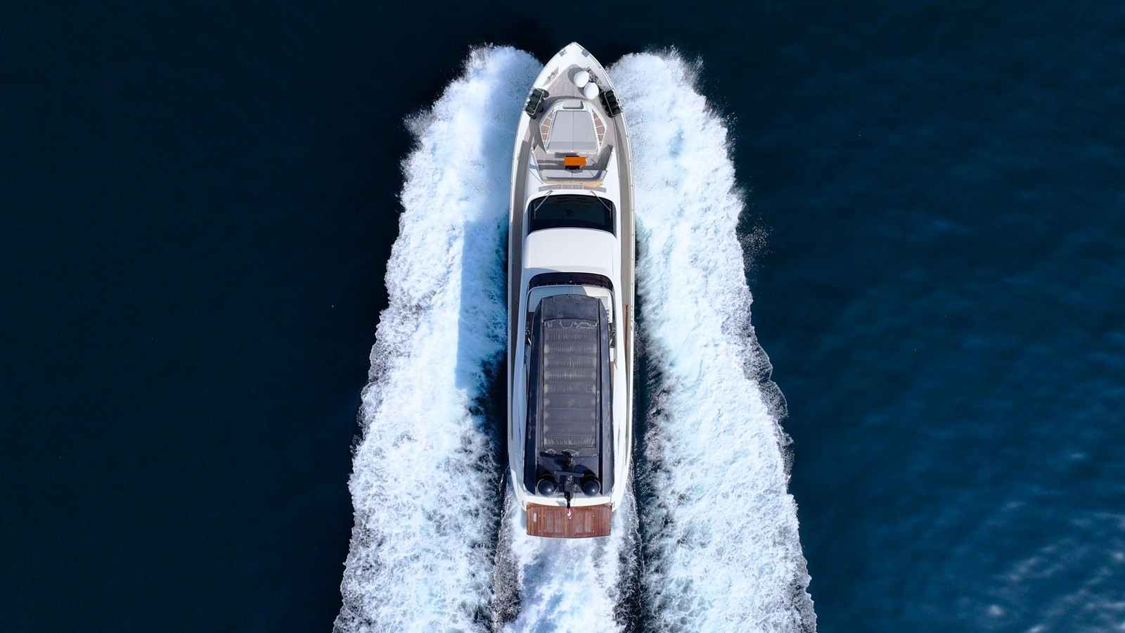 https://arconyachts.ams3.digitaloceanspaces.com/88215/conversions/large_4605301-optimize.jpg