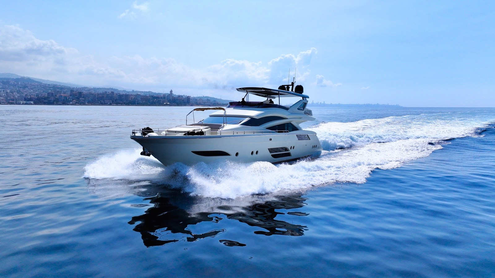 https://arconyachts.ams3.digitaloceanspaces.com/88245/conversions/large_4605311-optimize.jpg