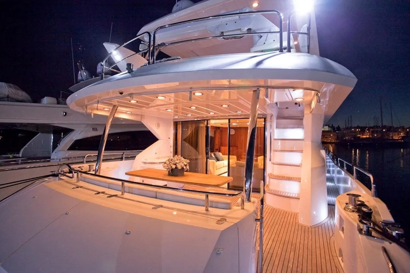 https://arconyachts.ams3.digitaloceanspaces.com/88246/conversions/large_4332834-optimize.jpg