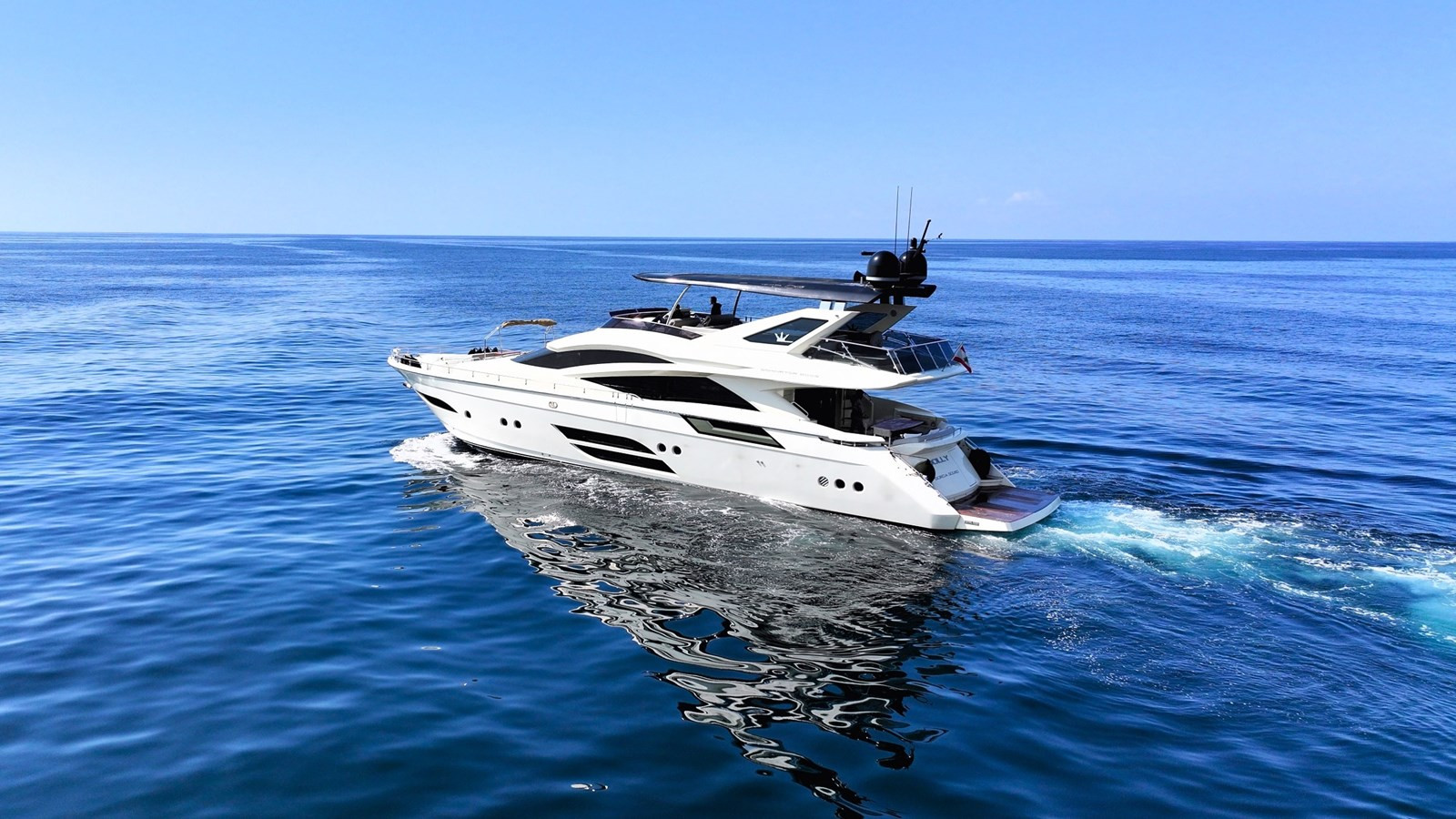https://arconyachts.ams3.digitaloceanspaces.com/88251/conversions/large_4605313-optimize.jpg