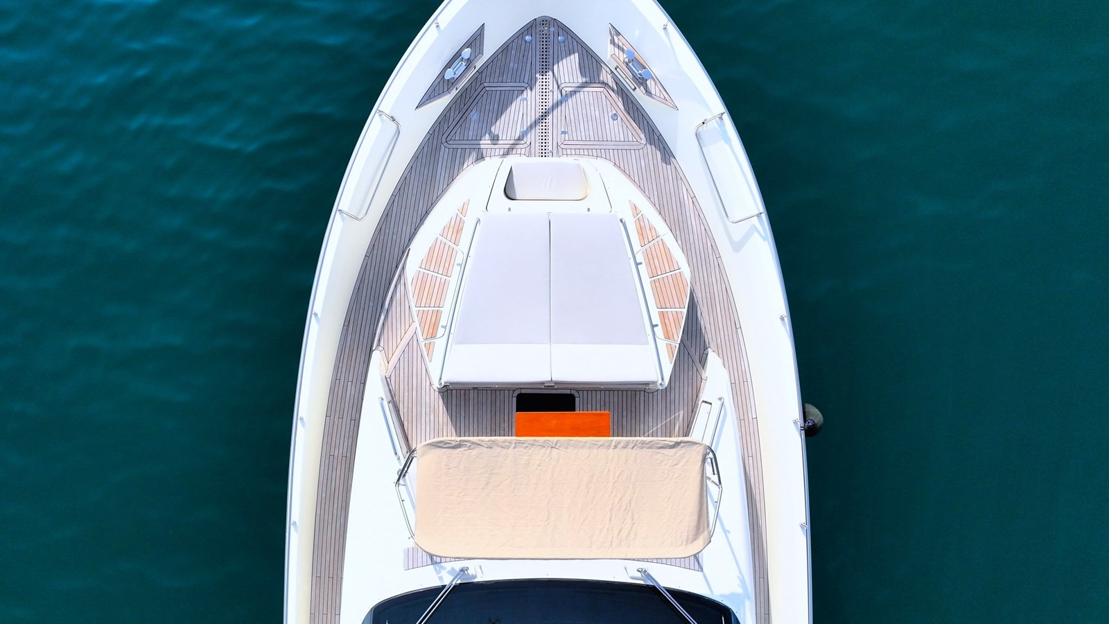 https://arconyachts.ams3.digitaloceanspaces.com/88262/conversions/large_4605317-optimize.jpg