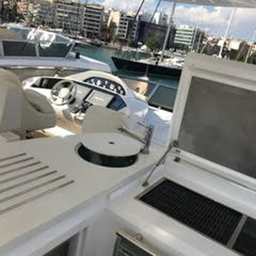 https://arconyachts.ams3.digitaloceanspaces.com/88303/conversions/large_2779905-optimize.jpg