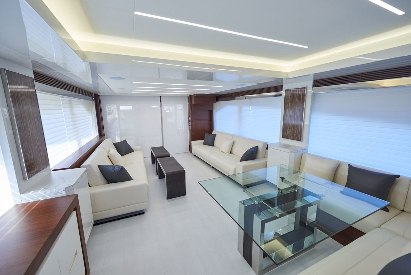 https://arconyachts.ams3.digitaloceanspaces.com/88338/conversions/large_3034273-optimize.jpg